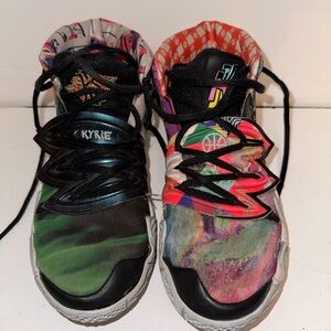 NIKE Kybrid S2 Pineapple Youth Size 5c Youth Kyrie Irving Basketball Shoes